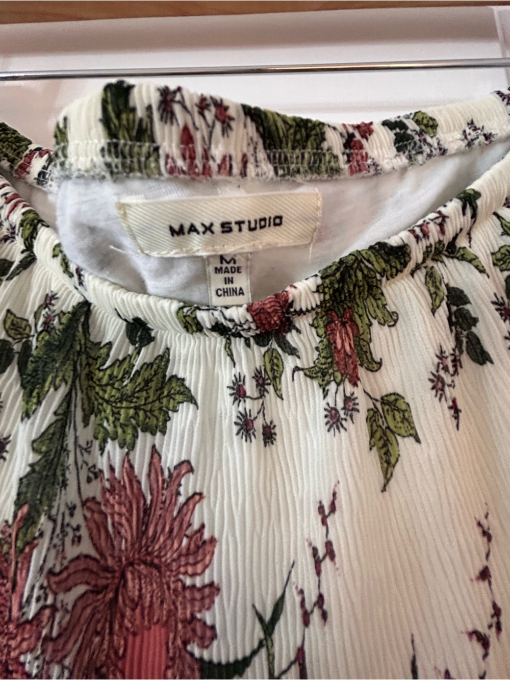 Max Studio Cream skirt with Floral Print - Picture 2 of 3